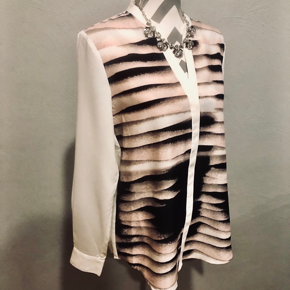 New Ivanka Trump black/white/pink blouse